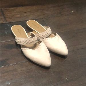 Pink pointed flats/sandals